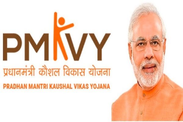 Pradhanmantri Kaushal Vikas Yojana 2023: 10वीं 12वीं पास बेरोजगारों को सरकार मुफ्त दे रही ट्रेनिंग, फिर मिलेंगे 8 हजार रूपये, जाने इस योजना के बारे में